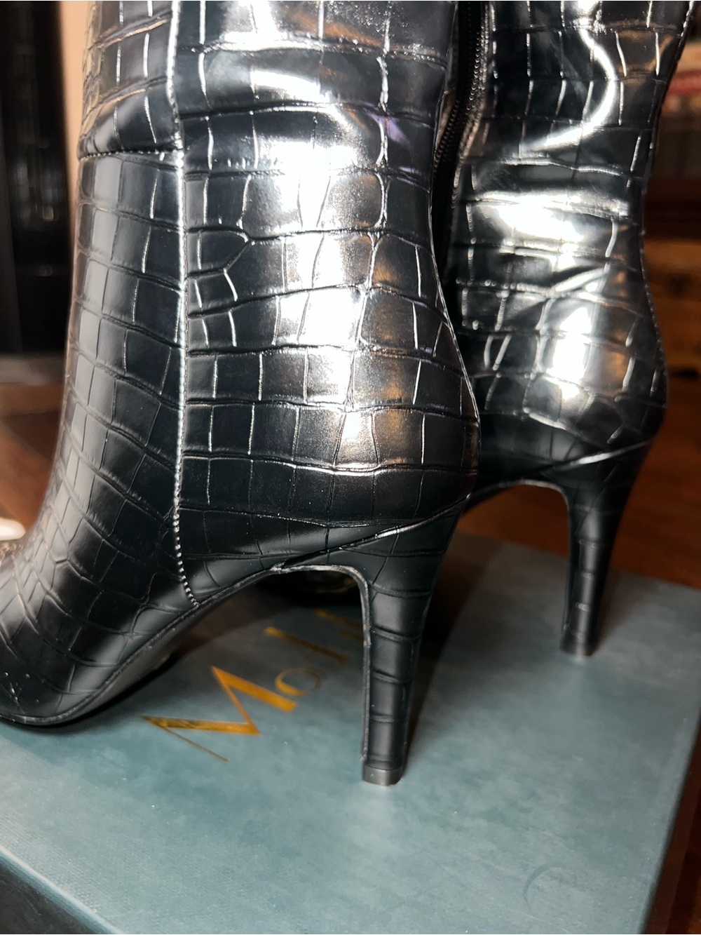 Croc style pointy boots - Picture 7 of 8